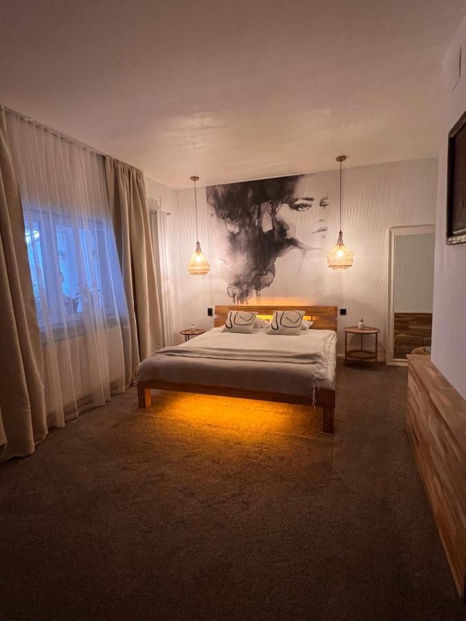 Shard Boutique Hotel-Adult Only براشوف المظهر الخارجي الصورة