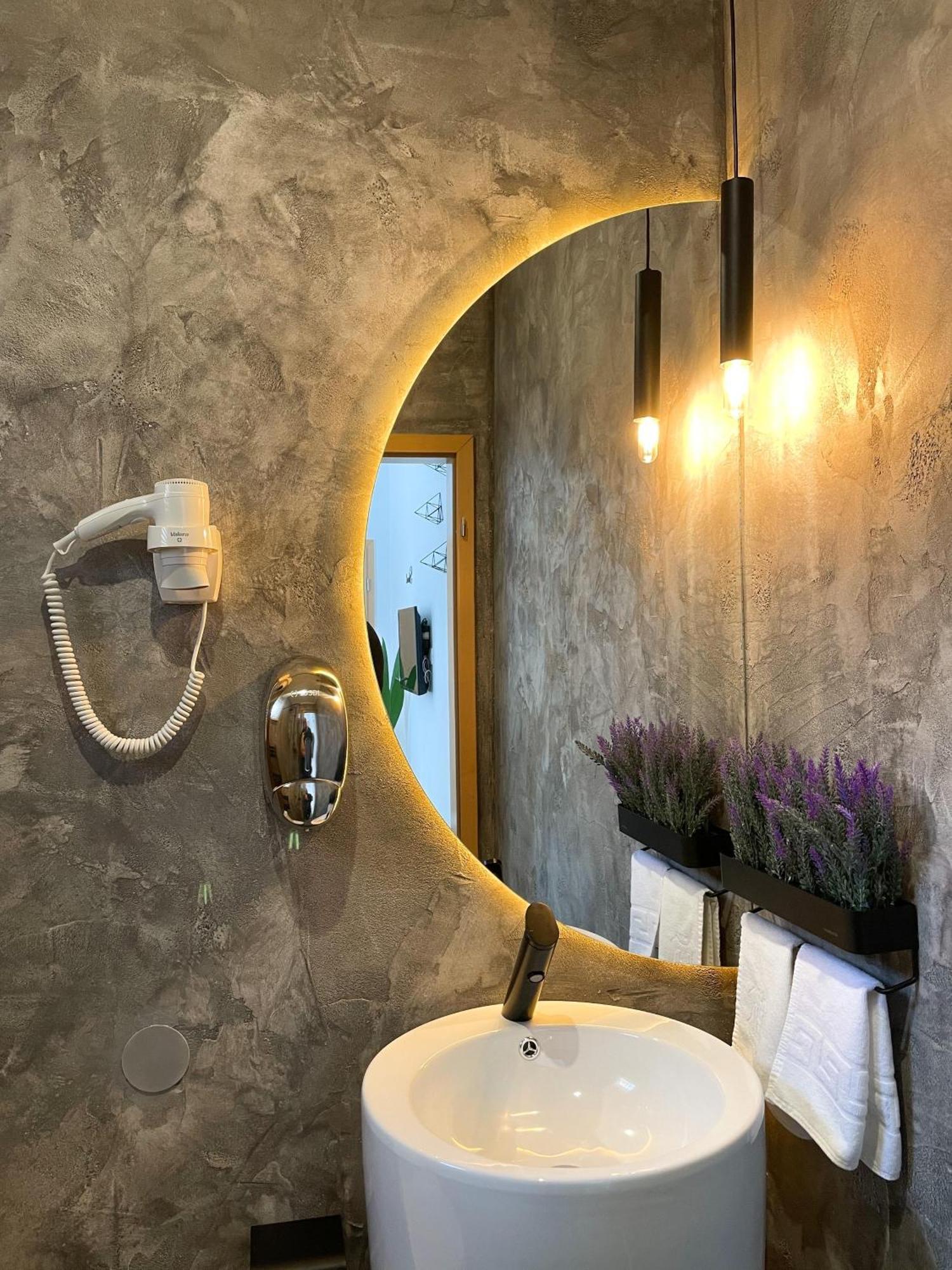 Shard Boutique Hotel-Adult Only براشوف المظهر الخارجي الصورة